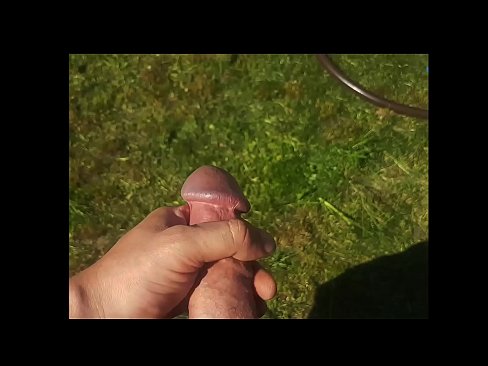 ❤️ گرم hottie پنهنجي گلابي pussy fucked حاصل ڪري ۽ هڪ اونهاري جي باغ ۾ squirt سان cums ☑  اسان وٽ